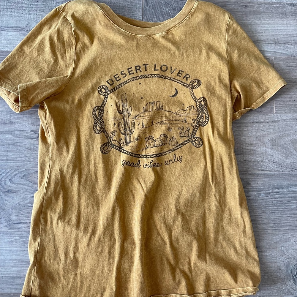 WOMENS graphic tee